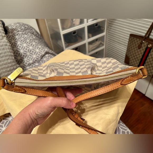 Traded** Louis Vuitton crossbody bag - Picture 11 of 16